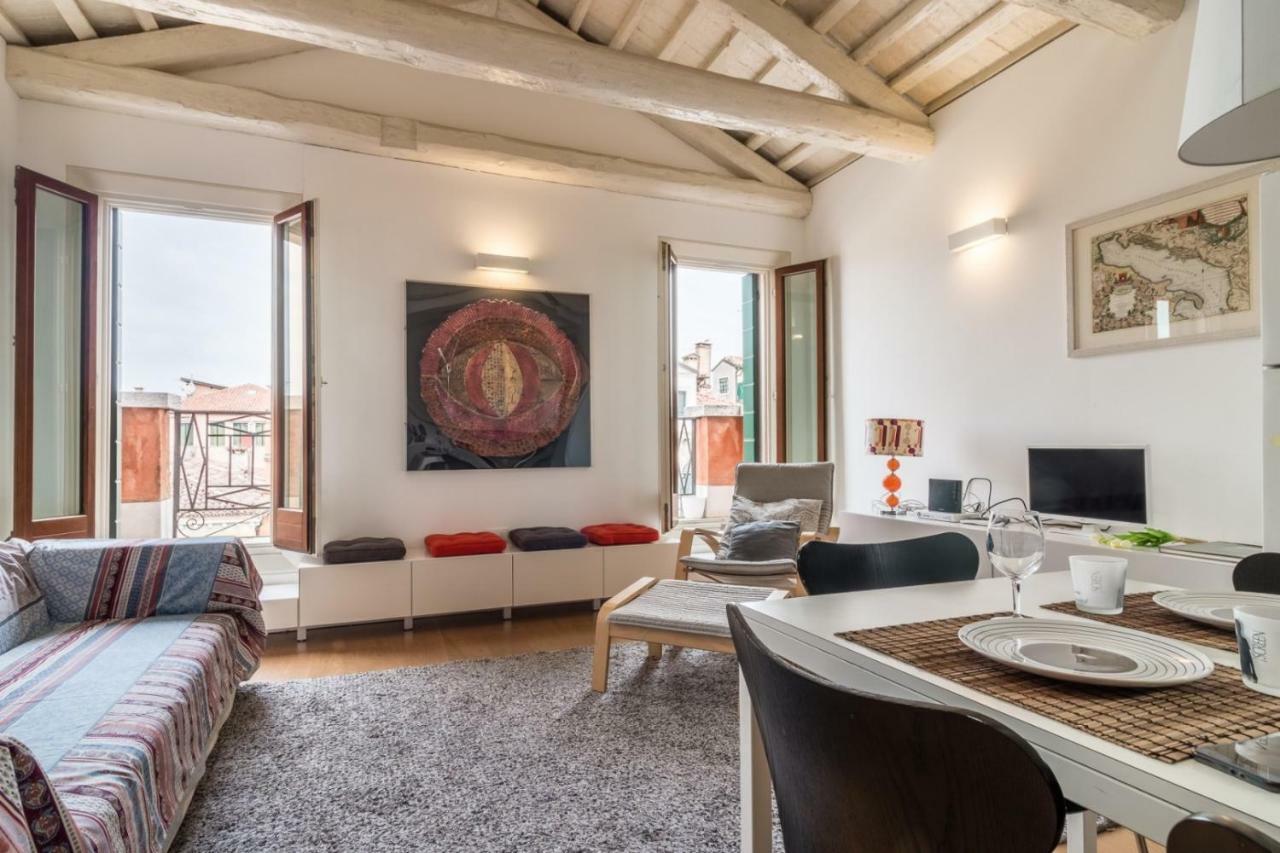 Appartement Carmini Canal View And Balcony With Lift *